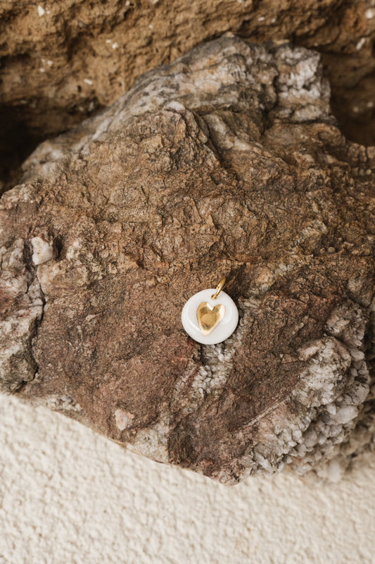 Pendentif Cœur — Porcelaine rehaussé à l'or & anneau plaqué or