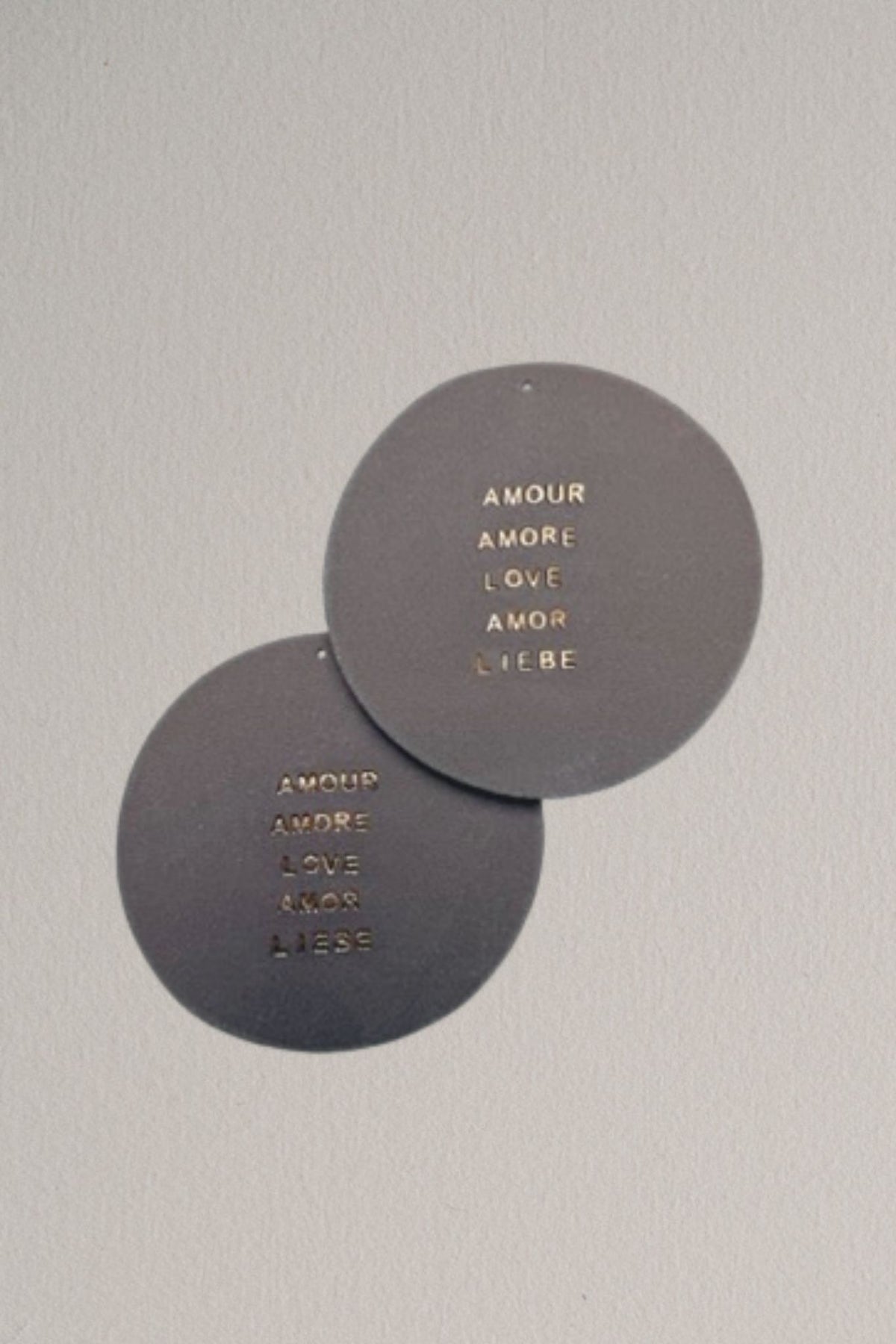 Plaquette décorative “AMOUR AMORE LOVE AMOR LIEBE”